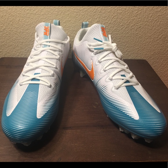 Nike Vapor Untouchable Pro Football Cleats - Picture 2 of 8